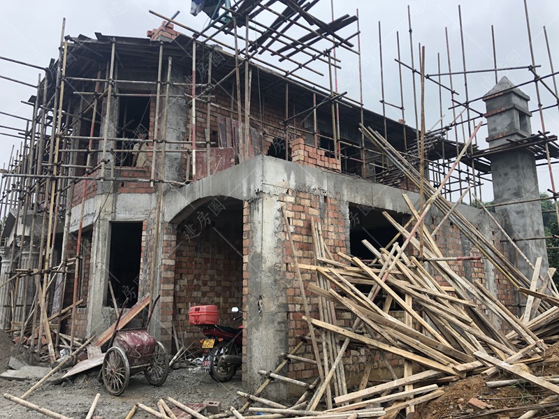 四川樂(lè)山自建房主體施工