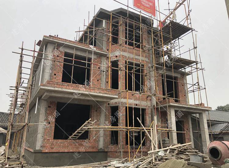 300平方農(nóng)村自建房修建需要多少費用？磚混別墅多少錢一個平方